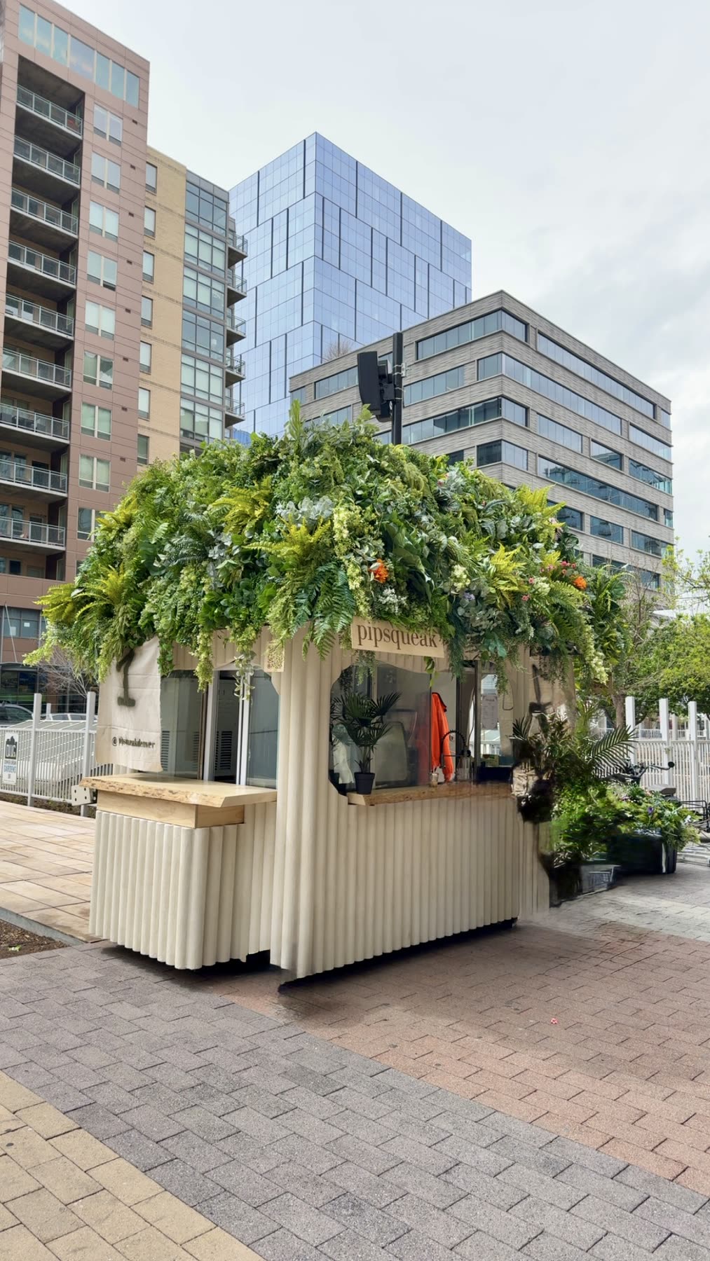Retail kiosk build
